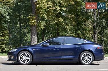 Лифтбек Tesla Model S 2015 в Киеве