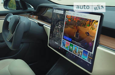 Лифтбек Tesla Model S 2022 в 