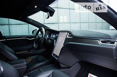 Ліфтбек Tesla Model S 2016 в Києві