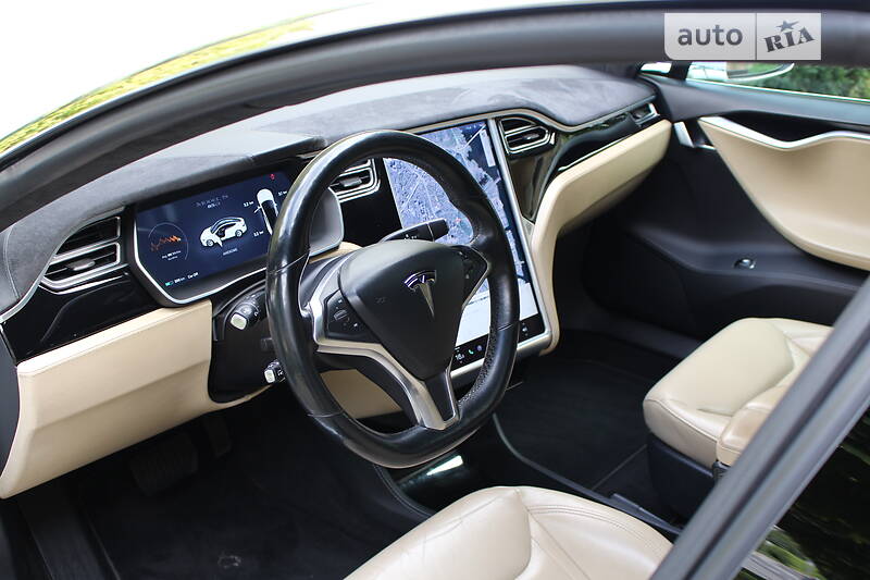Ліфтбек Tesla Model S 2015 в Києві