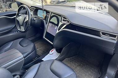 Седан Tesla Model S 2014 в 