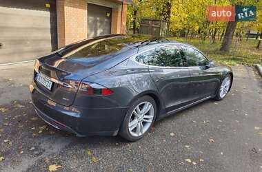 Лифтбек Tesla Model S 2015 в Смеле