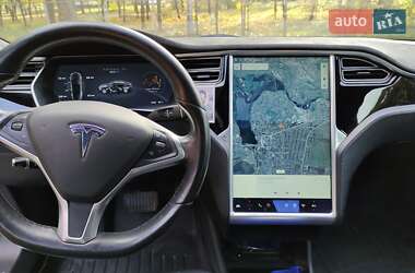Лифтбек Tesla Model S 2015 в Смеле