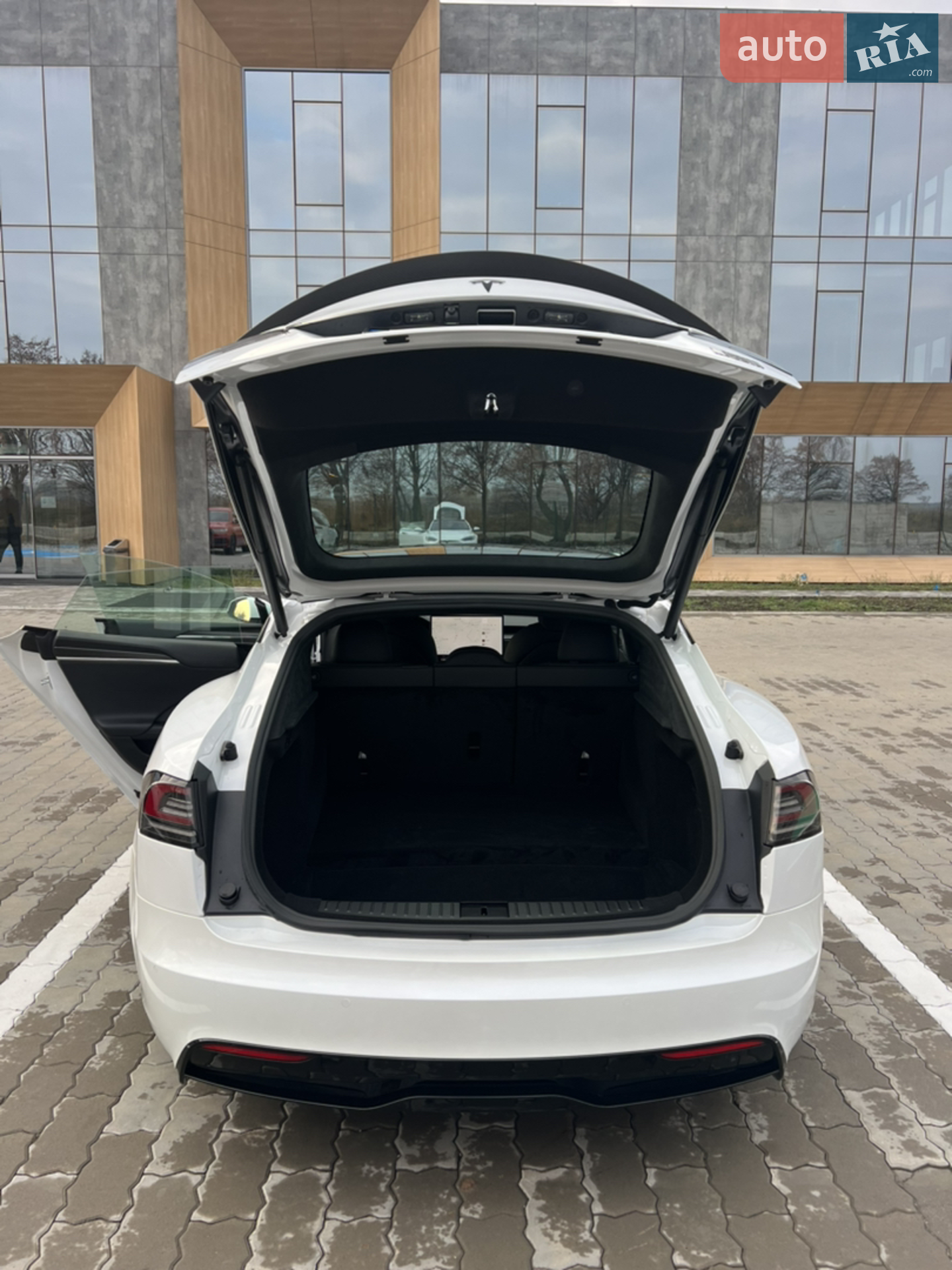 2022 Tesla Model S - мініатюра 11