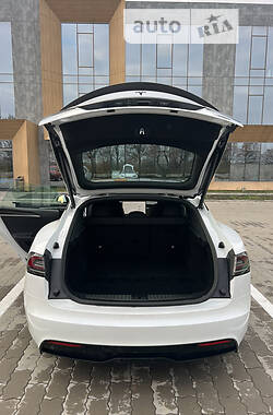 Лифтбек Tesla Model S 2022 в Киеве