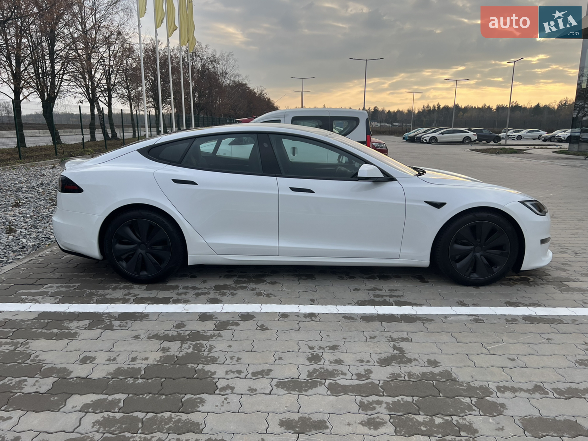 2022 Tesla Model S - мініатюра 2