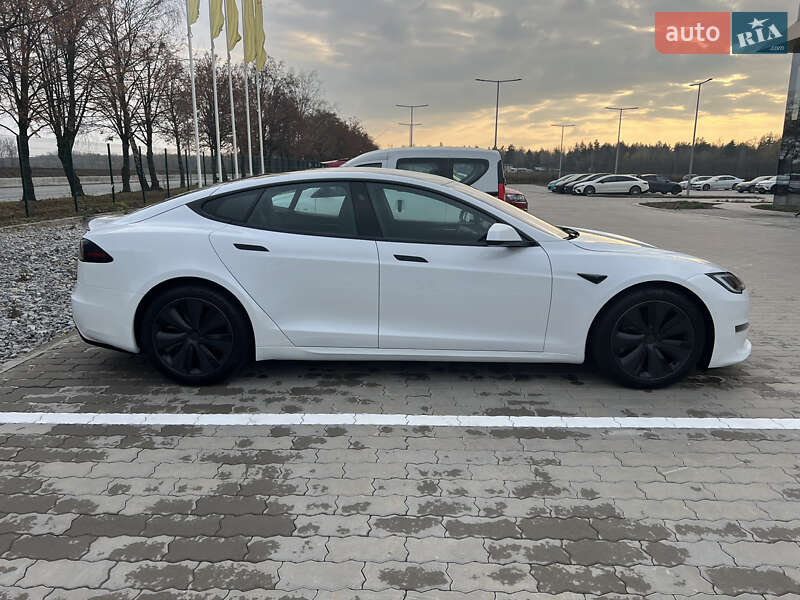 Лифтбек Tesla Model S 2022 в Киеве