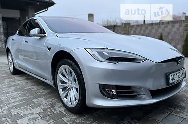 Ліфтбек Tesla Model S 2018 в Луцьку