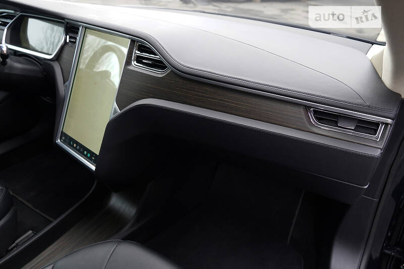 Лифтбек Tesla Model S 2013 в Киеве