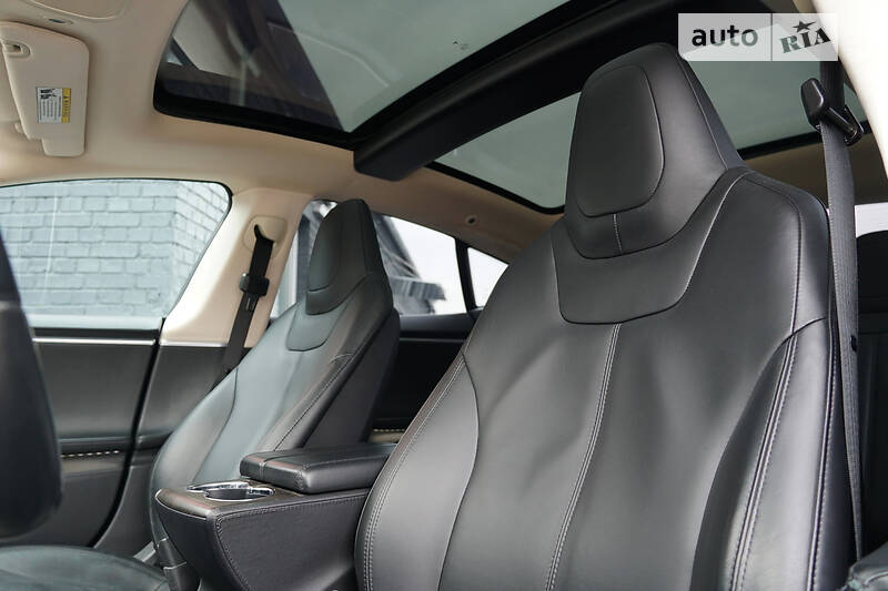 Лифтбек Tesla Model S 2013 в Киеве