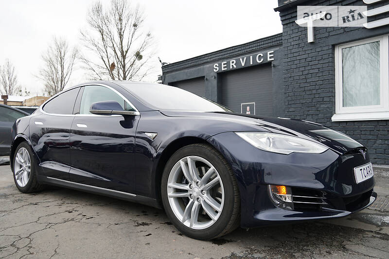 Лифтбек Tesla Model S 2013 в Киеве
