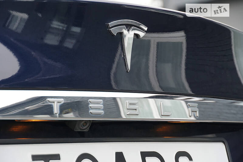 Лифтбек Tesla Model S 2013 в Киеве