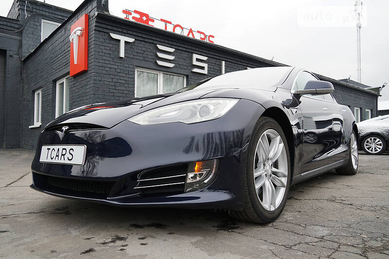 Лифтбек Tesla Model S 2013 в Киеве