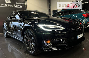 Седан Tesla Model S 2019 в Одессе