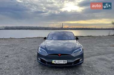 Лифтбек Tesla Model S 2014 в Днепре