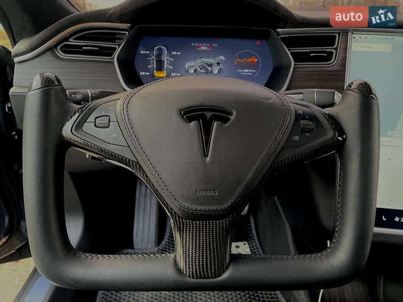 Ліфтбек Tesla Model S 2014 в Дніпрі