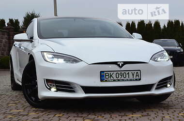 Лифтбек Tesla Model S 2018 в Ровно