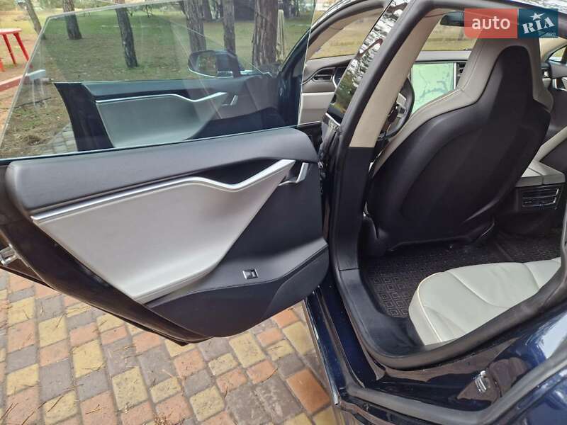 Лифтбек Tesla Model S 2013 в Черкассах фото 13 Лифтбек Tesla Model S 2013 в Черкассах