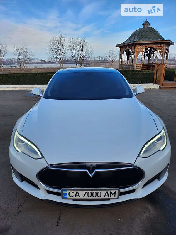 Седан Tesla Model S 2013 в Черкассах