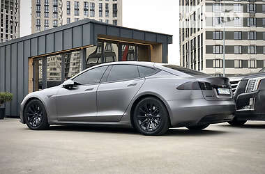 TESLA MODEL S 2016