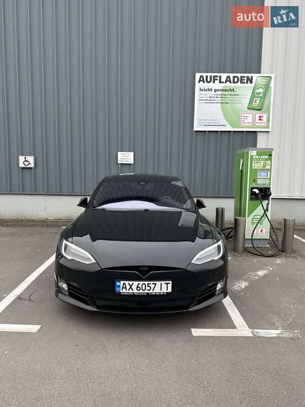 Ліфтбек Tesla Model S 2015 в Харкові
