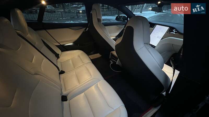 Ліфтбек Tesla Model S 2019 в Харкові