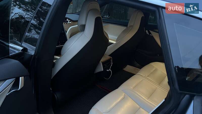 Ліфтбек Tesla Model S 2019 в Харкові