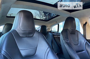 Лифтбек Tesla Model S 2015 в 
