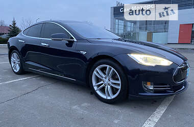 Ліфтбек Tesla Model S 2014 в Полтаві