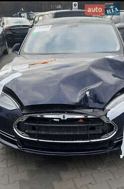 Лифтбек Tesla Model S 2014 в Полтаве