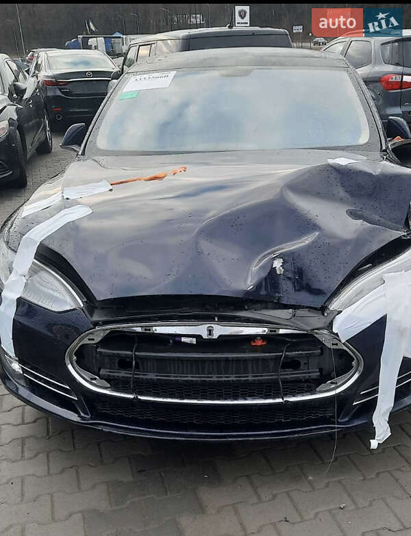Ліфтбек Tesla Model S 2014 в Полтаві