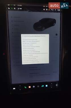 Ліфтбек Tesla Model S 2017 в Умані