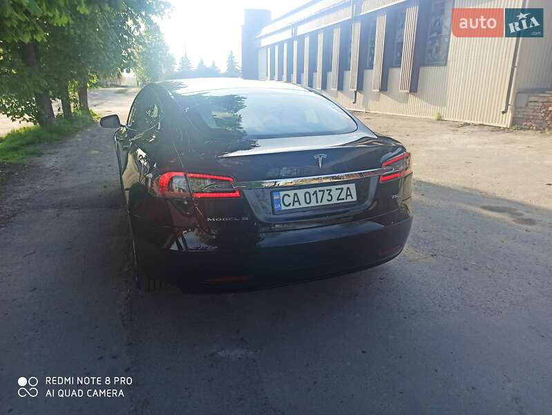 Ліфтбек Tesla Model S 2017 в Умані