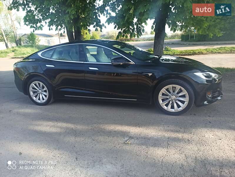 Ліфтбек Tesla Model S 2017 в Умані