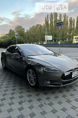 Купе Tesla Model S 2015 в Києві