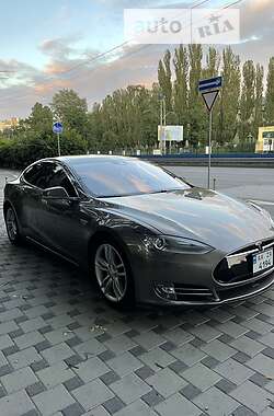 Купе Tesla Model S 2015 в Киеве