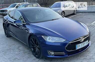 Лифтбек Tesla Model S 2015 в Хмельницком