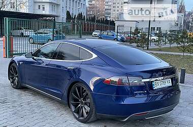 Ліфтбек Tesla Model S 2015 в Хмельницькому