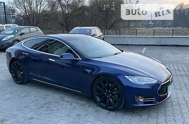 Ліфтбек Tesla Model S 2015 в Хмельницькому