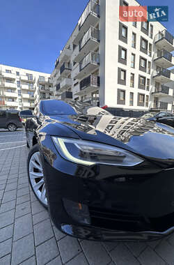 Седан Tesla Model S 2016 в Львове