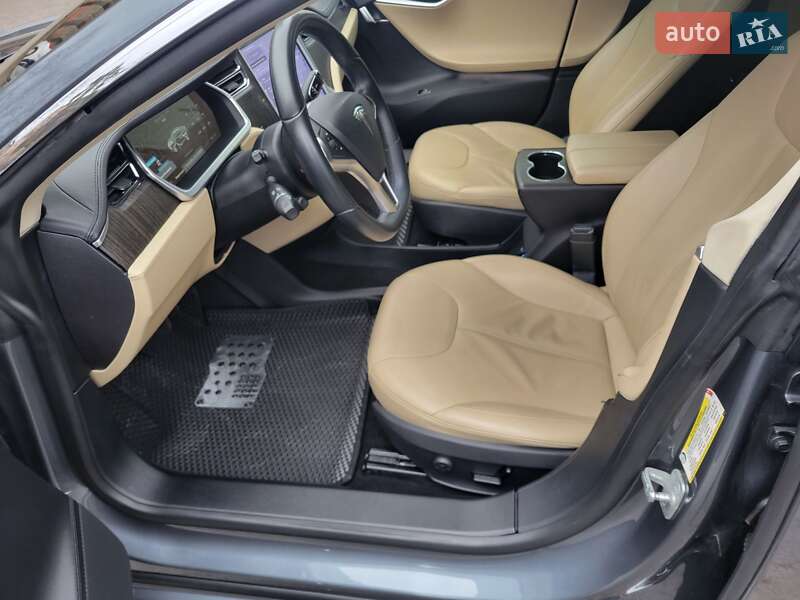 Ліфтбек Tesla Model S 2013 в Харкові