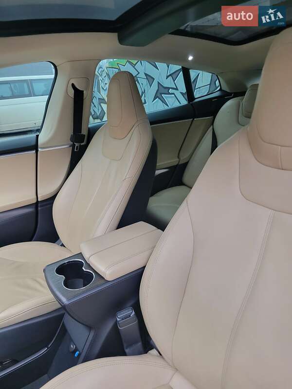 Ліфтбек Tesla Model S 2013 в Харкові