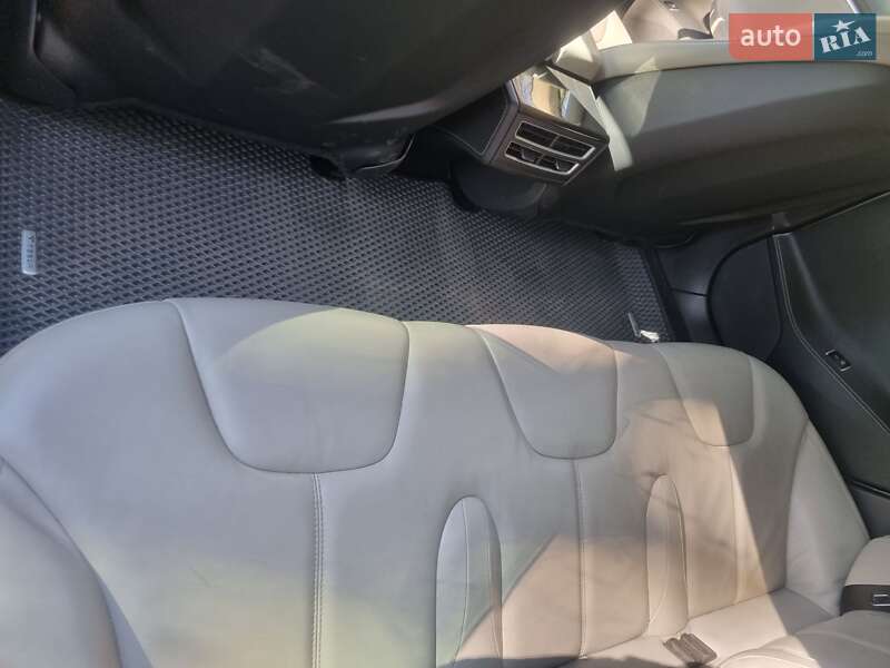 Лифтбек Tesla Model S 2013 в Виннице