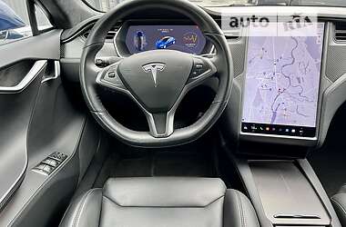 Лифтбек Tesla Model S 2019 в 