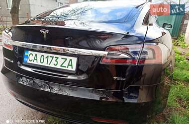 Лифтбек Tesla Model S 2017 в Умани