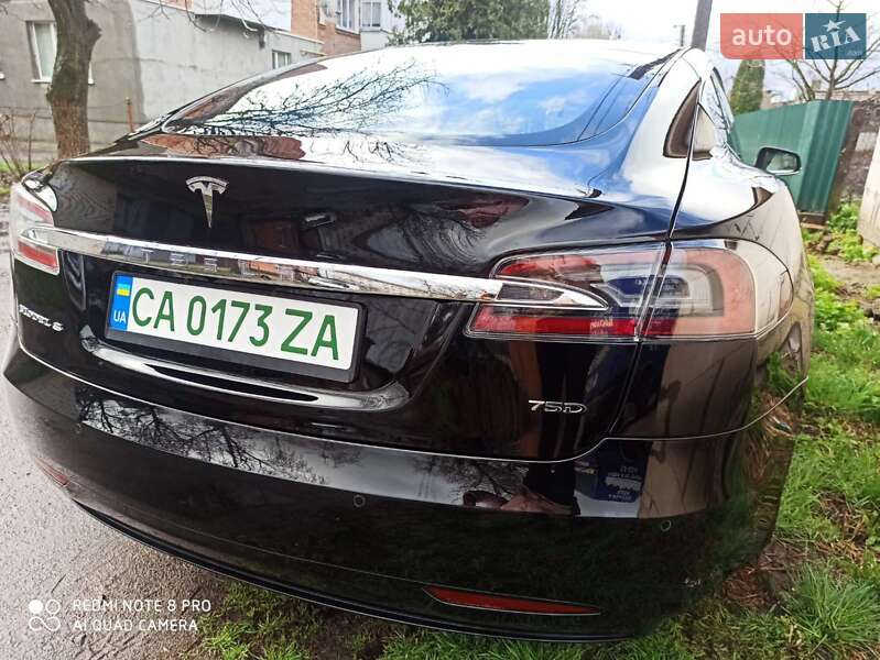 Ліфтбек Tesla Model S 2017 в Умані