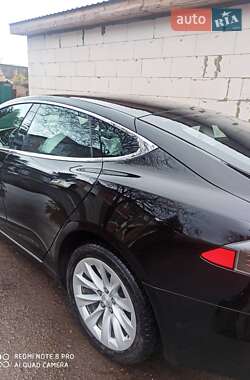 Ліфтбек Tesla Model S 2017 в Умані