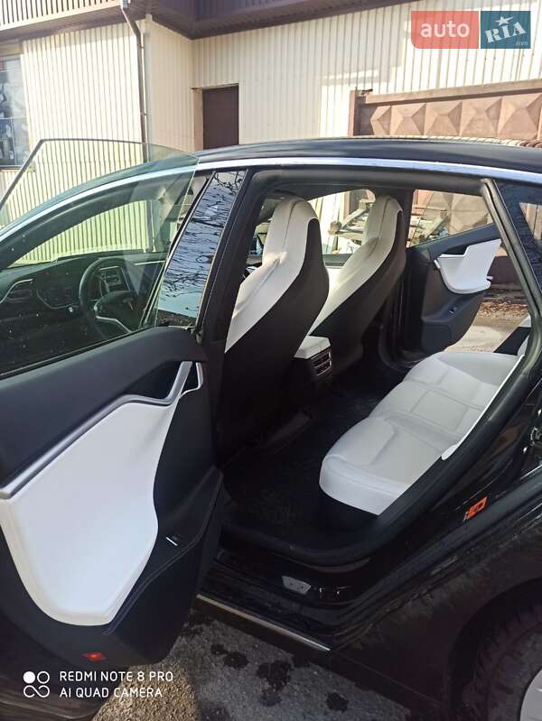 Ліфтбек Tesla Model S 2017 в Умані