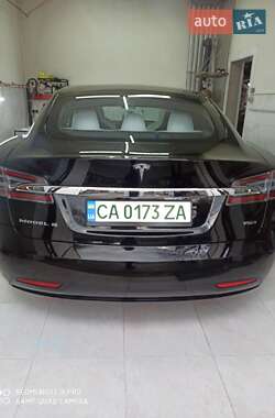 Ліфтбек Tesla Model S 2017 в Умані