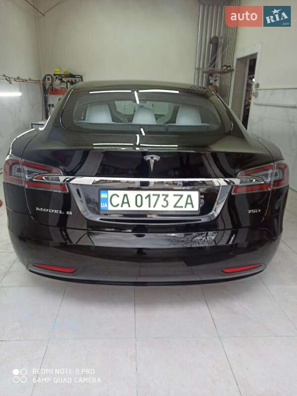 Ліфтбек Tesla Model S 2017 в Умані